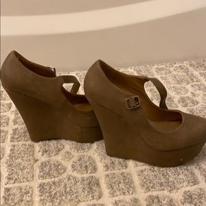 Light brown wedges size 7